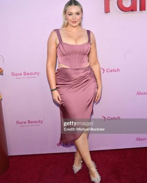 Iskra Lawrence Instagram - Processing how unreal it was to meet @selenagomez and learn even more about the incredible work @rarebeauty impact fund is doing worldwide wide for Mental Health awareness, access to support and more 

Being in Selena’s presence you feel her pureness, kindness and the way she makes everyone feel seen and valued. She gave everyone one of us the time to talk with her even with so many people at the event and I got to ask her one of your questions “what makes you most proud” to which she said “The rare impact fund” then she got a little emotional and said “and my sister”

I’ve met so many humans but this few minutes and this incredible event is a forever memory I hope more people can lead with their heart, have empathy for others and give more the way Selena does she truly is an angel and I can’t wait to continue to support the work they’re doing because mental health is health 

Thank you to @paywithcatch for inviting me love that your mission is to help eliminate consumer credit card debt because debt can be a contributor to depression, anxiety and financial abuse. Without sponsors like you the gala wouldn’t happen and thank you for giving to such an important cause and one that’s so dear to my heart 

Excited for a future where mental health is not stigmatised and access to help and support is widely available, affordable and inclusive of all people💕

Photo Credits: Stefanie Keenan Getty Images and @monicaschipper for Rare Impact Fund 

.
.
.
.
.

#rarebeauty #rarebeautygala #paywithcatch #selena #selenagomez #mentalhealth #mentalhealthawareness #mentalhealthishealth #rareimpactfund