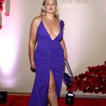 Iskra Lawrence Instagram - Yes you can have mom boobs and no tittape and still rock a low cut dress. I don’t make the rules, but I do make my own rules🤭♍️ Thank you for having me @misscircle_newyork ✨ 📸 @wavypeter . . . . . #nyfw #nyfwstreetstyle #nyfw2023 #newyork #newyorkfashionweek #midsize #midsizestyle #midsizefashion #midsizegals #styleinspo #purpleaesthetic #purpleaesthetics #purpledress #streetstyle #glamorous #modellife #howtostyle #size12 New York, New York
