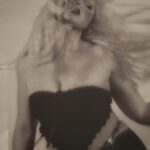 Iskra Lawrence Instagram - New characters unlocked🔓 what should we them??? Thank you to everyone who got creative with us: Creative director, Photographer, Stylist, MUA & Editor @hollie_dee_hart Model @iskra Photography Assistant @meli.ssacail Wigs @coco_coquette Clothing @poisonkittenz @side_kitsch_vintage . . . . Austin, Texas