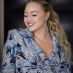 Iskra Lawrence Instagram - ✨ISKRA ✨ #NYFW w/ @iskra attending the @nyfw x @badgleymischka show makeup & photos @veronicagaona @bioeffectofficial imprinting eye mask @111skin black diamond cream @lancomeofficial le stylo waterproof long lasting eyeliner in black hypnose 5 color eyeshadow palette in french nude monsieur big waterproof mascara in black idol liner in glossy black l’absolu rouge drama matte lipstick in 510 @armanibeauty luminous silk concealers in 5.5 & 5.75 luminous silk glow powders in 2 & 5.5 luminous glow blush in 11 & 51 @westmanatelier baby cheeks cream blush stick in mimi face trace cream contour stick in biscuit @darkswanofdenmark secret 01 class in short mix 8 & 10mm #iskralawrence #veronicagaona #makeupartist #nyc Manhattan, New York