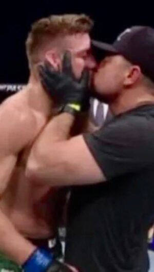 Israel Adesanya Instagram - Don’t play the victim now…stand on your original statement. Say it with yo chest nigga!! I never discredited you as a real African, you tried to discredit 3 Real African UFC Champions. You started this, and I will finish this! That’s not a threat, that’s a promise. Gbo gbo yin ma ku! #oloriburuku #oyinboboy #UFC293