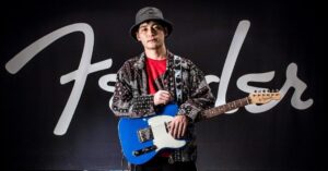 Issei Kobayashi Instagram - 小林壱誓 × フェンダーMade in Japan Hybrid Ⅱ Telecaster

初めてギターマガジンでインタビュー受けちゃたよ？(WEBだよ)

このテレキャスターまじで汎用性高くて初心者にも、2本目探してる人にも超おすすめ〜

とりあえず記事読んでくれ〜

photo by 小原啓樹

#guitarmagazine 
#fender 
#madeinjapanhybridII 
#madeinjapanhybridⅡtelecaster #telecaster