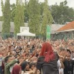 Isyana Sarasvati Instagram - SERUU SEKALEEEE ENERGINYA GOKIL! THANK YOU SMA NEGERI 3 KARAWANG!!❤️‍🔥 #diaribermusikisyana
