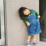 Itô Karin Instagram - . . 2歳の時から オーバーオール女子。 . 靴はサイリウムカラー。(笑) . .