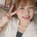 Itô Karin Instagram - . . . 先日、歯の裏側に付けていた器具が取れ、 3年以上続いた矯正が終了しました🥹🤍 . . 2度の全身麻酔の手術を伴う 大掛かりなものでしたが こんな綺麗な噛み合わせ、歯並びになって 大満足です🥲❤️‍🔥 . . . 表に出るお仕事をしている身なのに、 矯正期間は、 見た目の問題や、話しづらさ、 ご飯を上手く食べられない等で ご迷惑をおかけしました🙇‍♀️ 関係者の皆様にもファンの皆様にも 矯正についてご理解いただき とても感謝しております🙇‍♀️ . . これからはたーくさん歯を出して笑うし、 たーくさんご飯を噛むぞ！🦷🔥 #顎変形症 #下顎前突 #矯正 #ブラオフ