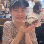 Itô Karin Instagram - . . 夏の牡蠣もおいしいなあ〜🦪 前髪ボロボロ。まあ牡蠣が美味しけりゃ なんでもいいな！！！ . . 今年のディズニー仮装の打ち合わせをした🎃👻 . .