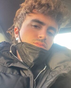 Itzan Escamilla Instagram - 🧇🎅🏻