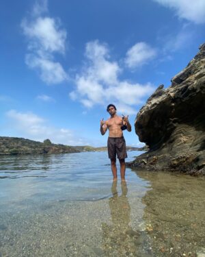 Itzan Escamilla Instagram - En playa