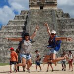 Itziar Ituño Instagram - Chichen Itzá , "lumadun sugea", "uraren sorgin- jakintsuen putzu ahoa"...berbek euskeraren soinua dakart batzutan ta nire izenarena. Tz gatik izango ei da. Chichen itzá,... "ch'iich'en - itsam" , "chi che'en its ja" Le t'aano' Yaan k'iine' in taasik reminiscencias le euskera... tu in k'aaba'. Yaan tuméen le TZ Chichen Itza, la serpiente emplumada, boca del pozo de los brujos/ sabios del agua...la palabra a veces me trae reminiscencias del euskera...y de mi nombre. Será por la TZ Chichén Itzá