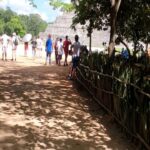 Itziar Ituño Instagram - Chichen Itzá , "lumadun sugea", "uraren sorgin- jakintsuen putzu ahoa"...berbek euskeraren soinua dakart batzutan ta nire izenarena. Tz gatik izango ei da. Chichen itzá,... "ch'iich'en - itsam" , "chi che'en its ja" Le t'aano' Yaan k'iine' in taasik reminiscencias le euskera... tu in k'aaba'. Yaan tuméen le TZ Chichen Itza, la serpiente emplumada, boca del pozo de los brujos/ sabios del agua...la palabra a veces me trae reminiscencias del euskera...y de mi nombre. Será por la TZ Chichén Itzá