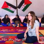 Itziar Ituño Instagram - Bizitzak bozgorailua emoten dotzu batzutan isildutakoen ahotsa entzun daien. Saharako andere eta gizon horiek, hamen dau neurea! Ozen ikus eta entzun zaitzatela ondo Izan zintzien, zarie eta izango zarie! Sahara libre! (Ta ganera ze berbaldi ederra emakumeon artien partekatutakoa Carne Crudako lagunekaz eta Eva Amaral- egaz @amaral.oficial ✊️) A veces la vida te da un altavoz para que se escuche la voz de l@s silenciad@s. Mujeres y hombres del pueblo Saharaui aquí está el mio! Que se os vea y escuche bien alto! Fuisteis, sois y sereis!! Sahara libre! (Y ademas que maravillosa charla con las compañeras de Carne cruda y Eva Amaral @amaral.oficial , aupa Eva!💜 Sometimes life gives you a microphone to herad the voice of the silenced. Women and men of the Saharawi people here is mine! May you be seen and heard loudly! You were, you are and you will be!! Sahara free! (And also, what a wonderful chat with the colleagues from Raw Meat and Eva Amaral @amaral.oficial, wow Eva! @fisahara_2022 @fisahara @carnecruda #saharafree #saharaaskea #saharalibre FiSahara