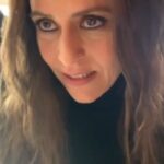 Itziar Ituño Instagram - Raquel Murillo, pertsonaia osatezko era. 💕 Forma de componer en personaje de Raquel Murillo💕💫 Working on Raquel Murillo Character @vancouvermediaproducciones @lacasadepapel @netflixes GRACIAS SARAAAA🥰