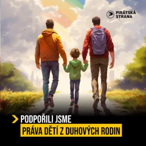 Ivan Bartoš Instagram - Rodičem v každé zemi EU!🏳️‍🌈

Představte si následující situaci. Se svým partnerem/partnerkou a dítětem se odstěhujete do ciziny. Jednoho dne, když jste zrovna v práci, se vašemu dítěti něco přihodí a vaše druhá polovička s ním poběží do nemocnice. Tam se ale střetává s nemilým překvapením – není biologickým rodičem dítěte, a tak nemá právo podepsat důležité papíry o hospitalizaci. Tato nepříjemná záležitost bohužel může potkat jakoukoli LGBTQ+ rodinu a až 2 miliony evropských dětí. 

Proto jsme v Evropském parlamentu podpořili návrh Komise, který by tyto komplikace ukončil. Pokud by totiž pár jako rodiče uznal jeden členský stát, měly by je tak uznávat i všechny ostatní státy EU. Jde o důležitý posun k zase o něco liberálnější a rovnější Evropě, které záleží na lidských právech občanů. Díky @ruzovarebelka  @mikulaspeksa_official  a @piratkolaja !