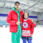 Ivan Zhvakin Instagram - Не первый год езжу на сборы детского хоккейного лагеря «Звезда хоккея» в Сочи! У парней там тренировок больше, чем у нашей сборной! И мне посчастливилось заскочить на одну из таких! Драйв детей (им до 10 лет) заряжает любого взрослого человека! Спрашиваю — «устали от тренировок?» А они — «Нет! Круто!» Вспомнил, как перед съемками Молодежки у нас было по три тренировки в неделю. Но между нами говоря, мне сполна хватало и двух. 😅 Это здорово, когда молодую энергию направляешь в правильное, спортивное русло!)👍 P.S. Бонус в этих поездках — приятная возможность подышать морским, свежим воздухом!) В Москве солнца почти нет. А в Сочи, если с погодой везёт, можно и солнышком вдоволь насладиться!☺️ Зимой, кстати, еще будут сборы! Хоккей и морское солнце — самый удачный выбор активного спорта для детей!👍 Адлер, Сочи