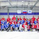Ivan Zhvakin Instagram - Не первый год езжу на сборы детского хоккейного лагеря «Звезда хоккея» в Сочи! У парней там тренировок больше, чем у нашей сборной! И мне посчастливилось заскочить на одну из таких! Драйв детей (им до 10 лет) заряжает любого взрослого человека! Спрашиваю — «устали от тренировок?» А они — «Нет! Круто!» Вспомнил, как перед съемками Молодежки у нас было по три тренировки в неделю. Но между нами говоря, мне сполна хватало и двух. 😅 Это здорово, когда молодую энергию направляешь в правильное, спортивное русло!)👍 P.S. Бонус в этих поездках — приятная возможность подышать морским, свежим воздухом!) В Москве солнца почти нет. А в Сочи, если с погодой везёт, можно и солнышком вдоволь насладиться!☺️ Зимой, кстати, еще будут сборы! Хоккей и морское солнце — самый удачный выбор активного спорта для детей!👍 Адлер, Сочи