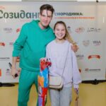 Ivan Zhvakin Instagram - Я поддерживаю, своим участием пока всего только один благотворительный фонд «Созидание» @bf_sozidanie Они позвали меня (первыми) и вот я приезжаю к ним уже третий год и с удовольствием приеду ещё!☺️) Хочу сказать, что благотворительность — это ведь одна из таких вещей, с помощью которых мы не чувствуем себя пустыми в этом мире, а даже наоборот, придаём значение нашему внутреннему существованию. Ещё Ницше говорил, что «Мы сами выбираем смысл нашей жизни». И это всего лишь один из способов) Так пусть их у каждого из нас, будет, как можно больше! Обнимаю! Moscow