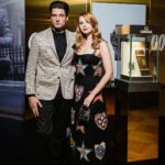 Ivan Zhvakin Instagram - Джеймс Бонд. Сколько шарма и угрозы веет даже от самого этого имени. Сколько сменилось уже исполнителей, а сам образ попрежнему актуален и в наши дни! Магия! Уже Больше 50ти лет некий фактурный дядька ломает и крушит всё на своём пути, только ради каких-то своеобразных интересов известных только самой Англии. И что самое главное - делает это очень стииильно😁!) За что мы все его и любим! Ну и ещё за его уникальные подкаты пикап-мастера к красоткам😂 Ну, а все кто не видел мои сторис, добавлю, что на вечере OMEGA, посвящённый премьере нового фильма «Не время умирать» - не хватало, только Крейга, а мы-то с @anastasiyaa_ukolova были! Смотреть пойдёте? ⌚️@omega #bondwatch 🕺@brooksbrothers @bosco_di_cilegi #иванжвакин #джеймсбонд Красная Площадь Москва