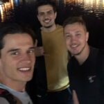 Ivan Zhvakin Instagram - Оглянуться не успел, а завтра уже осень! Это лето выдалось очень трансформационным. Работа работой, съемки съемками, но я бы отметил несколько других моментов. Уже, наверное, каждый смирился с мыслью, что уже никогда не будет, как раньше. Каждый хоть раз задумался, «а как теперь по-новому»? Все мои друзья подмечают это! Кстати о друзьях. В очередной раз понял насколько важно знакомиться с новыми людьми! 🎉 За это лето произошло множество встреч, о которых я даже не мечтал)! Уникальные люди с новыми для меня мыслями и мировоззрением. Общаюсь с ними и каждый раз ощущение, будто на другой планете побывал. ✅ Съездил в Крым. Эта поездка подарила мне настоящую бурю эмоций. ➡️ Влюбился! ❤️ Познакомились на пляжной вечеринке, на которую, как оказалось, мы идти не планировали, но так получилось. Посмотрим, что из этого выйдет.) ➡️ Лагерь Артек тоже навсегда останется в моем сердце. ❤️ А так же это чудное море и солнце, которые исцеляют и придают сил. ➡️ Там я Первый раз побывал на Нудистском пляже. 😂 Благо людей было не много, но сам ритуал выполнен. Решил, что нужно иногда делать то, что вне шаблонов мышления! ☝️Понял, что это движение больше не про демострацию себя, а про принятие себя среди людей. 💪 Тоже своего рода трансформация. ➡️ Ещё я стал чаще ходить на мероприятия и вечерние прогулки. Но не скажу, что прям заряжаюсь от этого. Знаю тех, кто без этого прям жить не может, но каждому своё и если всё в меру, то почему бы и нет🙃)) 😌 Жалею только, что за это лето не успел повидаться с многими своими давними друзьями! Обязательно нужно преодолевать любые расстояния и преграды и видеться с друзьями как можно чаще, создавать для этих встреч поводы. 😉 Ну а с кем успел увидеться, хочется ещё!! Теперь уже в пальто и шарфиках глинтвейн в парках попивать будем от холода🍁). Ну а если честно, хочу чтоб всех нас встретила не менее прекрасная Осень, как в песне у Ляписа: Любовь всегда приходит летом в платьице зеленом, А осенью любовь приходит в золотом. А как прошло ваше лето?? Что запомнилось больше всего?👇 Moscow