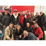 Ivan Zhvakin Instagram - Долгожданный пост про Молодежку Вы задали мне очень много вопросов, я выбрал самые популярные и ответил на них Если пропустил ваш вопрос, напишите в комментариях, отвечу там ⬇️ ❓Как мы попали в сериал? Как проходил кастинг? Кастинг проходил масштабно, охватывал несколько городов. Даже из регионов можно было поучаствовать: прислать видео, на котором катаешься на коньках Я просто пришёл на пробы, после которых меня утвердили. Вот и вся история 🙈 Для съёмок мы тренировались 3 раза в неделю, чтобы быть готовым к нагрузкам. Все сцены на льду снимали отдельно, по 12 часов в день Сильно уставали, падал иммунитет. И тут отдельное спасибо продюсерам: нас снабжали витаминами и, если необходимо, лекарствами. Как итог, практически не выпадали из строя, хорошо себя чувствовали ❓Будет ли 7 сезон? Я ничего не слышал Но если вдруг меня позовут сниматься в полном метре, я конечно соглашусь Может что-то подобное и родится, главное, чтобы зритель был заинтересован 😉 ❓С кем общаюсь из актёров молодежки? На время съёмок все находили общий язык. До сих пор пытаемся поддерживать связь ❓Какие эмоции я получил от проекта? Очень рад, что оказался частью чего-то грандиозного Берет гордость за такой проект. Именно в этой стране, про этот спорт, с такой подачей, в таком формате Жду ваши вопросы, если остались 😉