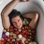 Ivan Zhvakin Instagram - 🎉С Новым годом друзья!🎄 Желаю всем нам исполнения всех самых сокровенных желаний!!🍀 Здоровья, счастья, благополучия и процветания!! Пусть этот год будет еще лучше предыдущего!!))🙌🎉 #жвакин #новыйгод Moscow, Russia