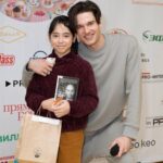Ivan Zhvakin Instagram - Мой любимый фонд «Созидание» @bf_sozidanie . Это уже практически для меня вторая Семья!😌 Совсем недавно прошла еще одна благотворительная ярмарка, в которой я принял участие. Пряники, печеньки и детские улыбки!! А что еще нужно для счастья?!))) Плюс чистка кармы от благого дела, потому что благотворительность всегда несет добро и свет! Солнца в каждый дом!) #иванжвакин Moscow, Russia