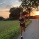 Izzy Fairthorne Instagram - I choose wake up and chase them 🏃🏾‍♀️ #mondaymotivation #running