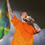 J Balvin Instagram - Gracias Brasil por el amor y la energía ⚡️ sólo me dan ganas de volver y llenar estadios 😎 @anitta también gracias infinitas a ti por presentarme a tu gente, que cálidad. Sólo puedo decirles OBRIGADO 🇧🇷