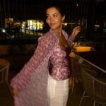 Júlia Gomes Instagram - Minha estampa favorita dessa coleção de @lumonteiroloja 🦋🩷 Encerrando a ultima noite em Floripa!!! 🫶🏻