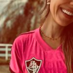 Júlia Mendes Instagram - Desde 2008 quando fui ao Maracanã assistir a final da libertadores contra a LDU jurei pra mim mesma que não ia mais me desgastar por conta de futebol. Corta pra ontem eu tendo quase uma parada cardíaca durante o jogo! Kkk não tem jeito! Futebol é contagiante, faz parte da nossa história e representa a cultura do nosso pais! E ontem num jogo eletrizante, do inicio ao fim, entramos pra história! O hino já sabia: “Quem espera sempre alcança!” (E que espera longa) mas tá aí! É CAMPEÃO!!!!♥️💚🤍