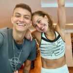 Júlia Mendes Instagram - Qual emoji(s) que traduz essa dupla? Agora fiquei curiosa com a criatividade de vocês kkk
