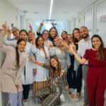 Júlia Mendes Instagram - Viu?! Por isso que é bom não criar expectativas kkk melhor decisão da minha vida e ainda ganhei essa família Origen de presente! Porque sonho que se sonha junto é realidade! 🙏🏼♥️ #congelamentodeovulos