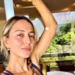 Júlia Mendes Instagram - Não sei porque mas eu me sinto absolutamente sexy depois de tirar sangue. Deve ser porque se cuidar estimula nossa autoestima! E você? Já fez seu check up geral pra encerrar o ano bemmmm sexy?!🩸♥️