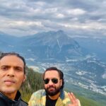 Jabar Abbas Instagram - Heaven on earth . Visited an amazing place #banff #Albarta canada . Thank you Syed Ahmad Umayma Sheikh and my brother Waseem Abbas for a wonderful day ❤️ love you all . Banff-Nationalpark