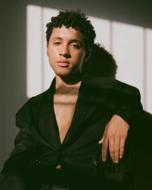 Jaboukie Young-White Instagram - fellas... if u ain’t gossiping w ur girl... some other man is... xoxo
📸: @fujioemura