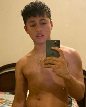 Jaboukie Young-White Instagram - got to visit fambly & reup on melanin before nyc winter hits and i go from sandy beige to straight guy pillowcase yellow