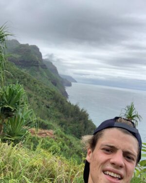 Jace Norman Instagram - Me attempting to take selfies in Kawai the my new favorite place. Living in a rain forest is a good idea