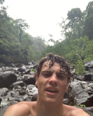 Jace Norman Instagram - Me attempting to take selfies in Kawai the my new favorite place. Living in a rain forest is a good idea