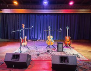 Jack Broadbent Instagram - Look at those beauties! All set up for tonight at @theburoak in Madison WI. Keep checking my tour dates for the remaining US shows this week. Then I’ll be hitting the UK in June y’all!!!! #jackbroadbent #ride #ontheroadagain #hofner #fenderpresicionbass