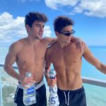 Jack Gilinsky Instagram - today i am 1 year completely sober :’) enjoy these photos & videos from my final week of drinking & smoking