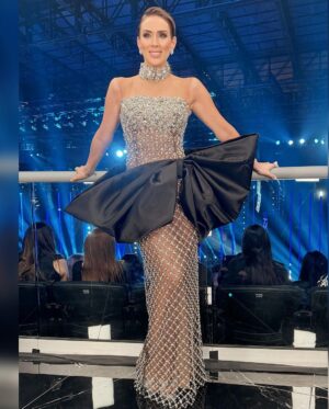 Jacqueline Bracamontes Instagram - Segundo look @missuniverse 👑 

vestido: @engerluces 
Styling: @karlabstyle 
Joyas: @charlielapson 
Glam: @laurasbarcelo 
Team: @xumalin @hectordt