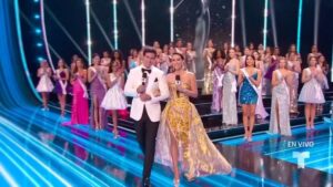 Jacqueline Bracamontes Instagram - Jackie Bracamontes y Danilo Carrera desde El Salvador para abrir la edición 72 de #MissUniverso✨ ¿Desde dónde nos ves?

#missuniverso #missuniverse