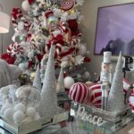 Jacqueline Bracamontes Instagram – Llegó la Navidad a casa de los Fuentes Bracamontes!!! (Siii madrugamos siempre porque AMAMOS la Navidad y queremos que nos dure mucho el espíritu de estas fechas!!!) 🎄🎄🎄@mft07

Todo el crédito para mi querido @galoguilmarstudio ♥️ Te quedó hermoso!!!