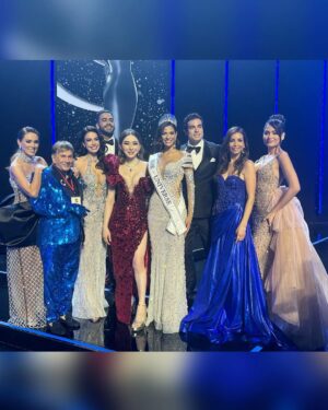 Jacqueline Bracamontes Instagram - Muchísimas felicidades @missuniverse @sheynnispalacios_of !!! Una GRAN reina!! Llegaste a MU con la corona puesta! #missuniverso @telemundo 

Arriba NICARAGUA!!!! 🇳🇮🇳🇮🇳🇮