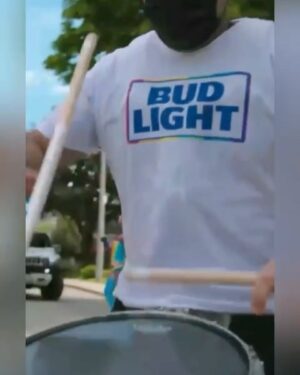 Jada Shada Hudson Instagram - Comin Out Deserves to Be Celebrated ......
🏳️‍🌈🏳️‍🌈🏳️‍🌈🏳️‍🌈🏳️‍🌈🏳️‍🌈🏳️‍🌈🏳️‍🌈🏳️‍🌈🏳️‍🌈🏳️‍🌈🏳️‍🌈🏳️‍🌈🏳️‍🌈🏳️‍🌈
.
Another amazing year working with @budlightliving for Pride🙏🏾
.
.
Check Out my little teaser of @budlightliving Pride 2021 campaign and make sure and Check out the 💙FULL VIDEO💙 on their instagram page................... 
@budlightliving @budlight @marisadaddy 
.
.
.
.
.
.

#budlight #beer #pride #pridemonth #pride🌈 #pride2021 #comingout #lgbtcommunity #lgbt