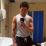 Jaime Lorente Instagram - 👣👣😈