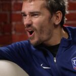 Jaime Lorente Instagram - Ya sabemos por qué @antogriezmann no para de marcar goles. 🤩 ¿Cuándo probamos esa sensación, @jaimelorentelo? 😏 #EncuentrosCincoEstrellas.