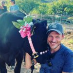 Jake Helgren Instagram – So this is Tulip, another gal I fell in love with in Arizona. What a movie star in the making. 🤩Scroll => for full snuggle sesh.
.
.
.
#directorlife🎬🎥 #ninthhousefilms #western #christmasmovies Patagonia, Arizona