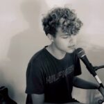 Jake Katzman Instagram - I Don’t Think I Like Her @charlieputh #livemusic #noautotune #musician #charieputh #singer #teen #liveperformance #live #jakekatzman #music #coversong