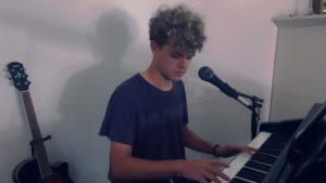 Jake Katzman Instagram - #flowers #miley #mileycryus @mileycyrus #cover #coversong #livemusic #noautotune #acustic @jakekatzman #jakekatzman #newmusiccomingsoon #spotify #applemusic #reels #imperfectionisperfection