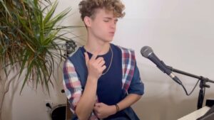 Jake Katzman Instagram - Check out a glimpse of my song “GET AWAY” on my upcoming album!!! Are you ready????? Let me know in the comments below!!!!
.
.
.
.
.
@jakekatzman #singer #singersongwriter #musician #jakekatzman @milliondollarmusicrecordlabel #concert #teen #music #newmusic #viral #teensinger #youngartist